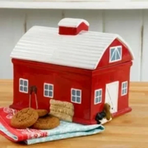 The Pioneer Woman Rustic Barn 8.6 IN 7.1 IN Red Cookie - Picture 1 of 4